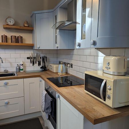 The Coach House Apartment At Cefn Tilla Court, أوسك المظهر الخارجي الصورة